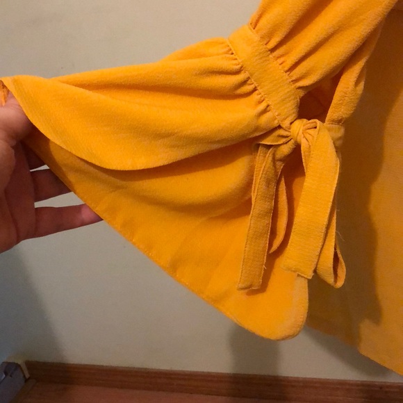 Yellow blouse size S. - Picture 3 of 5